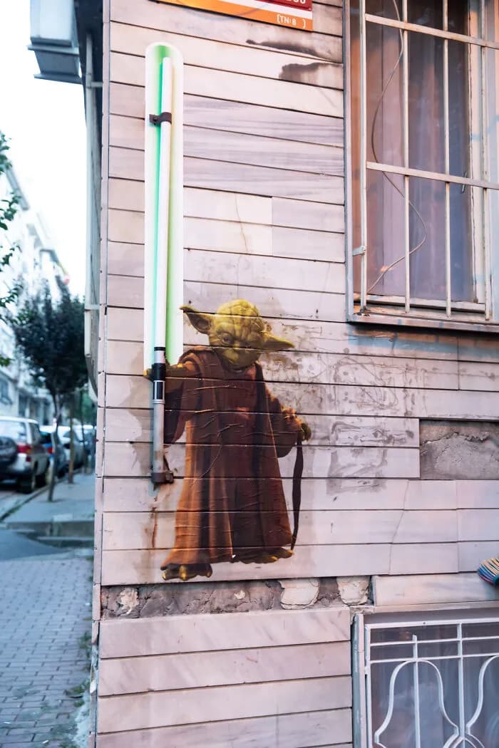 Yoda'nın Işın Kılıcı Duvardaki Yeşil Işık Olmuş
