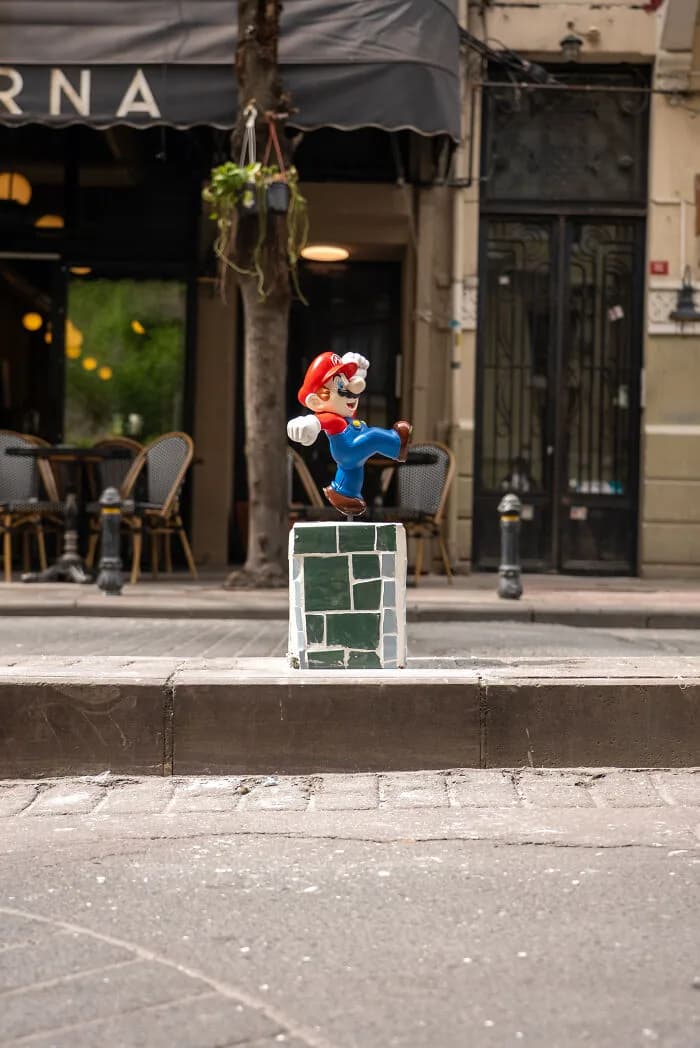 Kırık Seramikleri Onarmak Yerine Süper Mario Bölümüne Çevirmişler