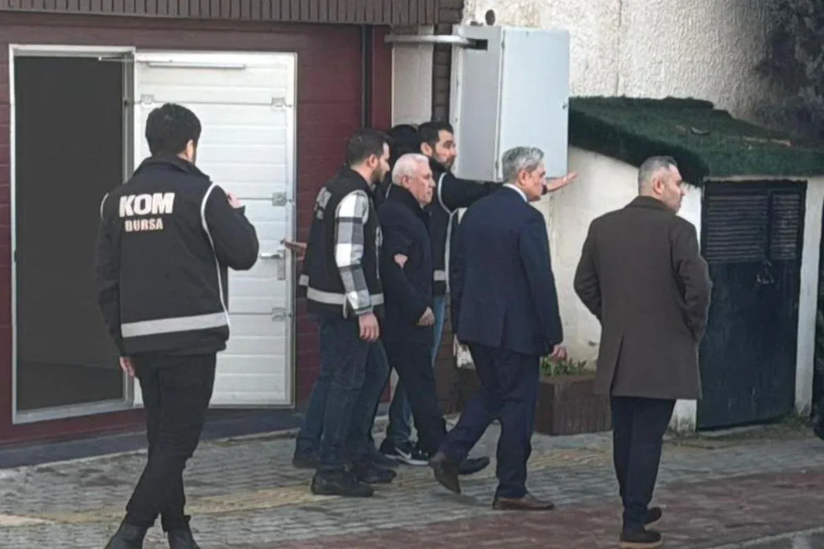 Mustafa Bozbey CHP Üyeliğinden İstifa Etti