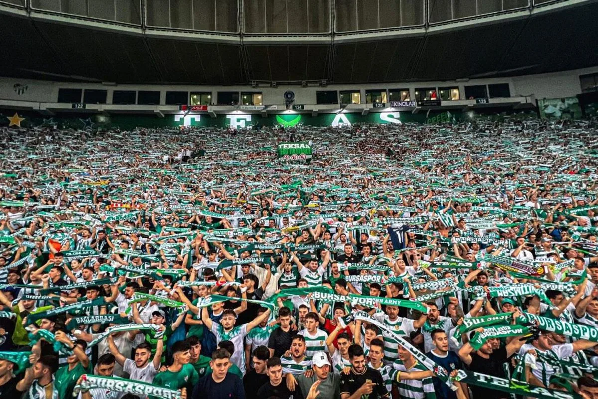 Bursaspor Taraftarları 9 Maçı Tek Başına Geride Bıraktı
