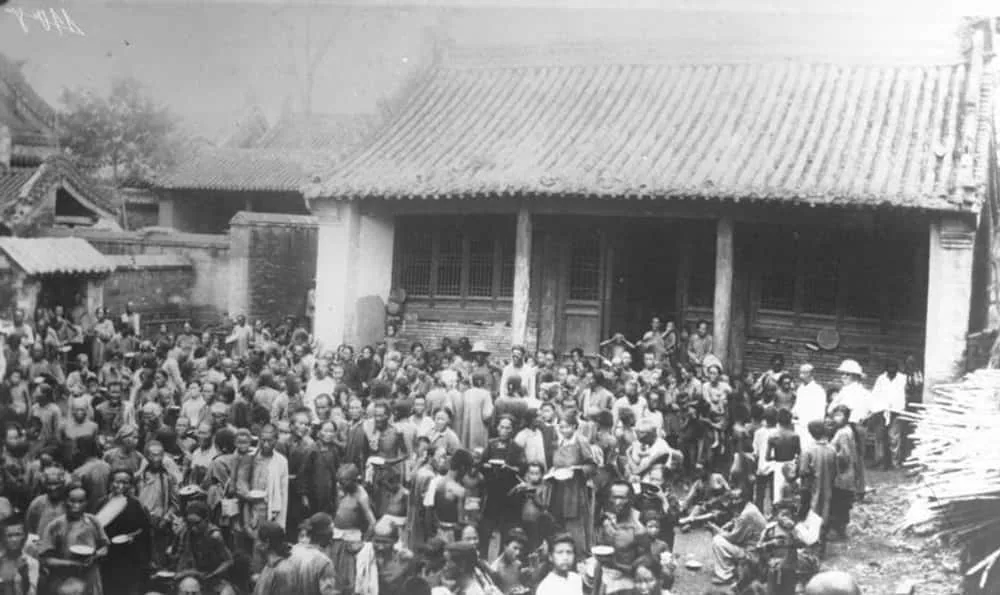 1931'de Wuhan'a Gelen 'Su Duvarından' Kaçıp Bir Binada 70 Gün Mahsur Kaldı