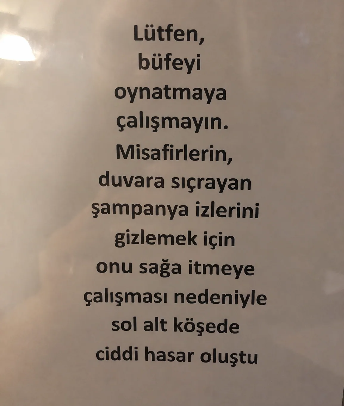 Büfeyi Sakın Yerinden Oynatmayın